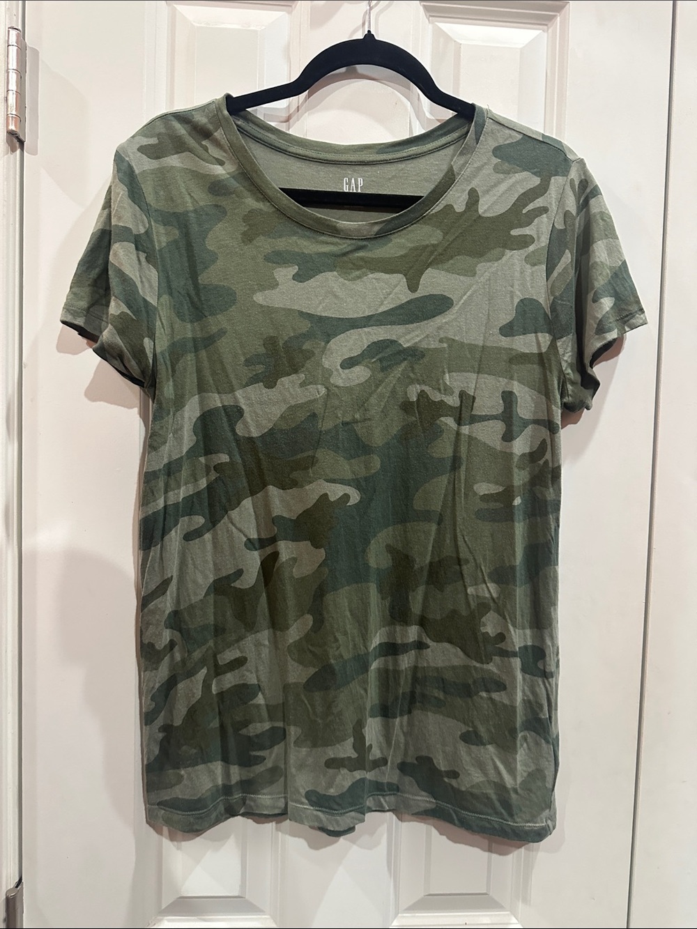 NWOT GAP Green Camouflage Crew Neck Tee size L